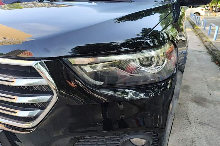 Used Haval H6 2021 Sport Edition 1.5T Automatic Elite Smart Connectivity Model with Hexagonal Grille Left Front Headlight