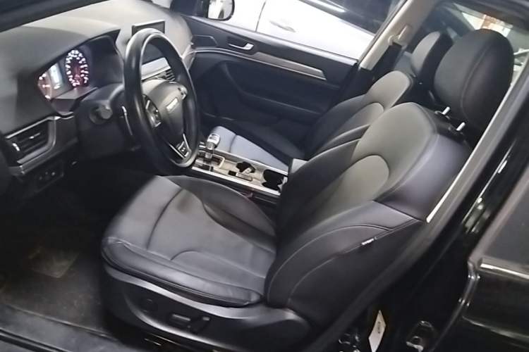 Used Haval H6 2021 Sport Edition 1.5T Automatic Elite Smart Connectivity Model U-Shape Grille Left Front Seat