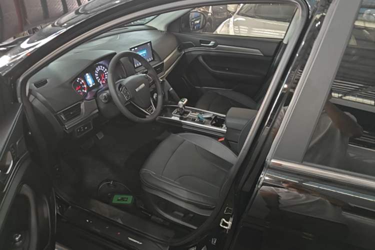 Used Haval H6 2021 Sport Edition 1.5T Automatic Elite Smart Connectivity Model U-Shape Grille Left Front Seat