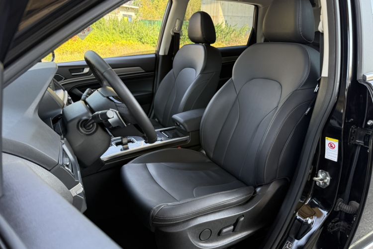 Used Haval H6 2021 Sport Edition 1.5T Automatic Elite Smart Connectivity Model with Hexagonal Grille Left Front Seat