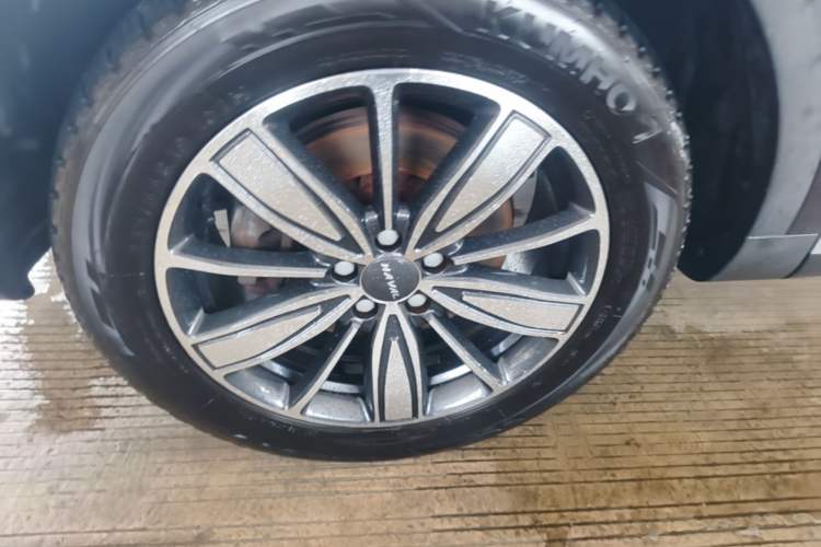 Used Haval H6 2021 1.5 GDIT Automatic Champion Edition Left Front Wheel Hub