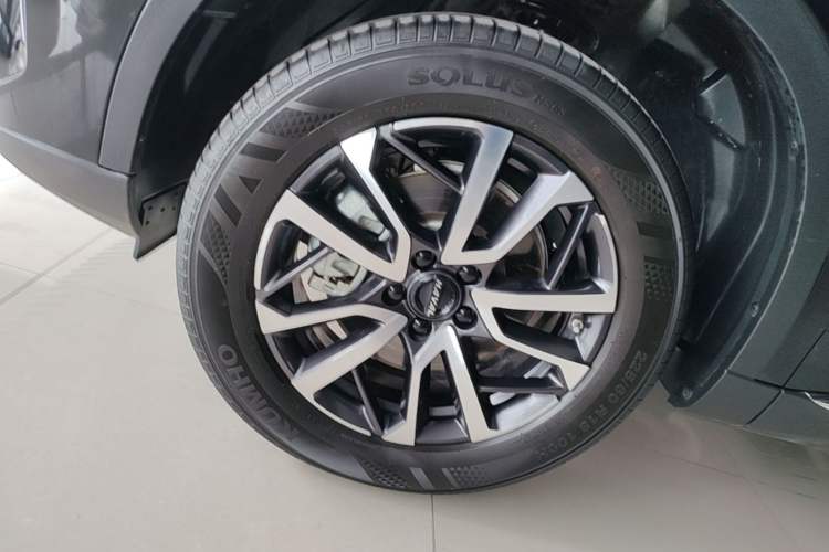 Used Haval H6 2021 3rd Generation 1.5T Automatic Two-Wheel Drive Pro Left Front Wheel Hub