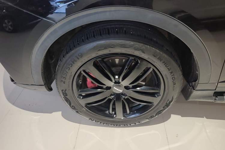 Used Haval H6 2021 2.0 GDIT Automatic GT Luxury Edition Left Front Wheel Hub