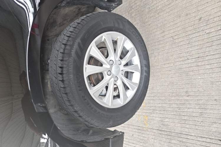 Used Haval H6 2021 Sport Edition 1.5T Automatic Elite Smart Connectivity Model with Hexagonal Grille Left Front Wheel Hub