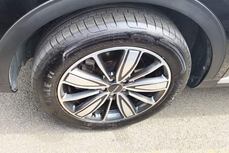 Used Haval H6 2021 2.0 GDIT Automatic Champion Edition Left Front Wheel Hub
