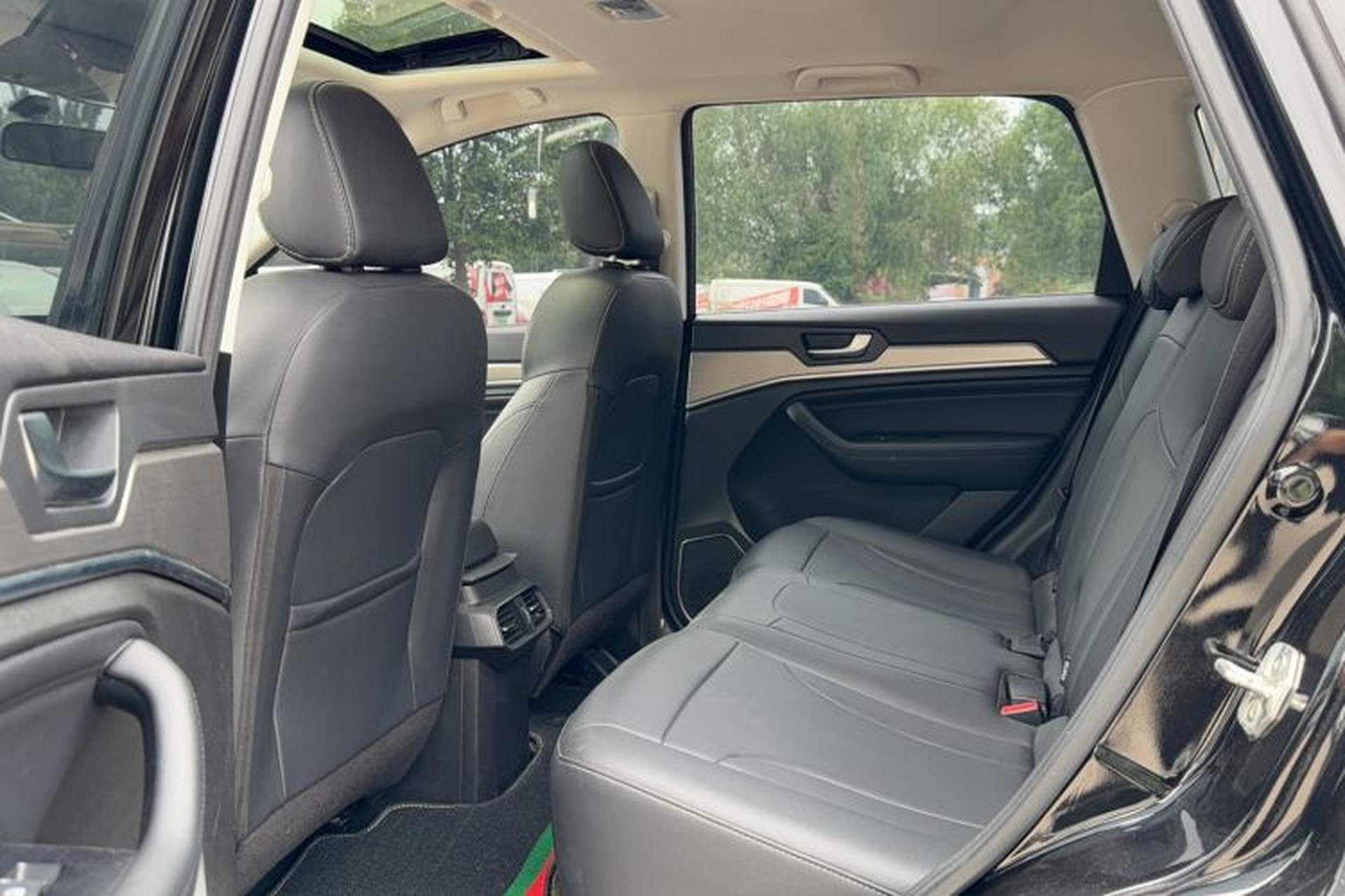 Used Haval H6 2021 Sport Edition 1.5T Automatic Elite Smart Connectivity Model with Hexagonal Grille Left Rear Seat
