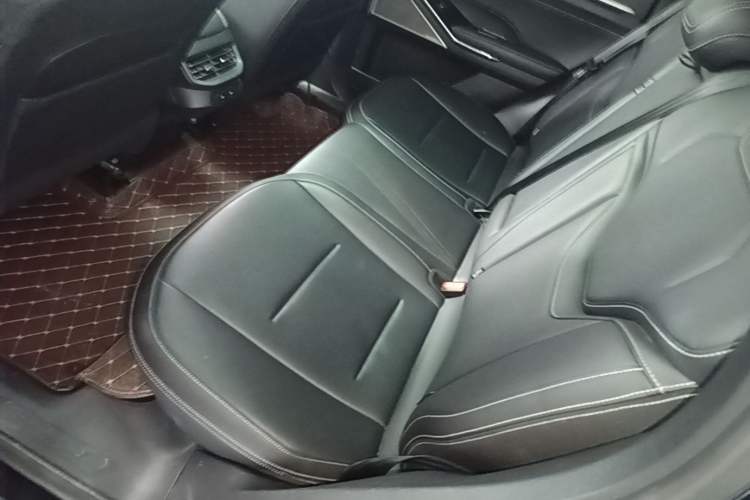 Used Haval H6 2021 3rd Generation 1.5T Automatic Two-Wheel Drive Max Left Rear Seat