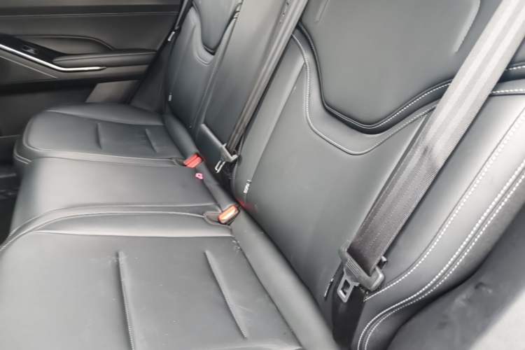 Used Haval H6 2021 3rd Generation 1.5T Automatic Two-Wheel Drive Max Left Rear Seat