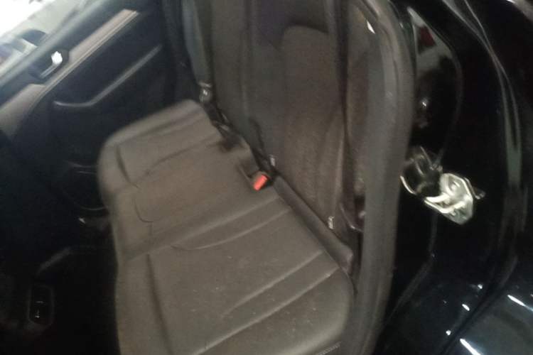 Used Haval H6 2021 Sport Edition 1.5T Automatic Elite Smart Connectivity Model U-Shape Grille Left Rear Seat