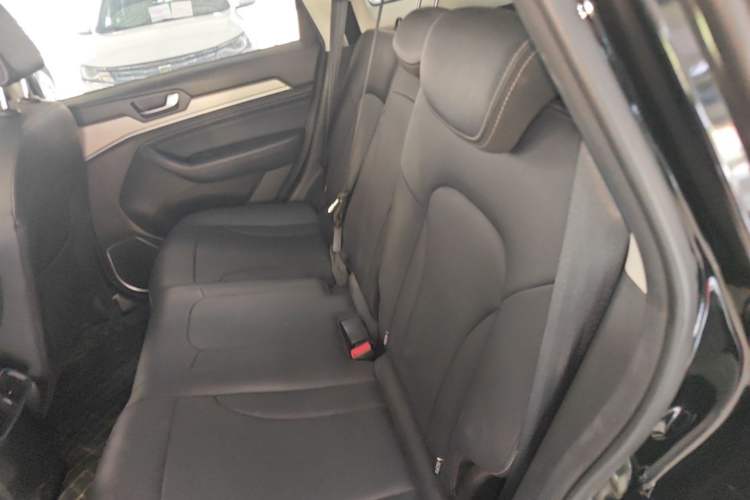 Used Haval H6 2021 Sport Edition 1.5T Automatic Elite Smart Connectivity Model with Hexagonal Grille Left Rear Seat