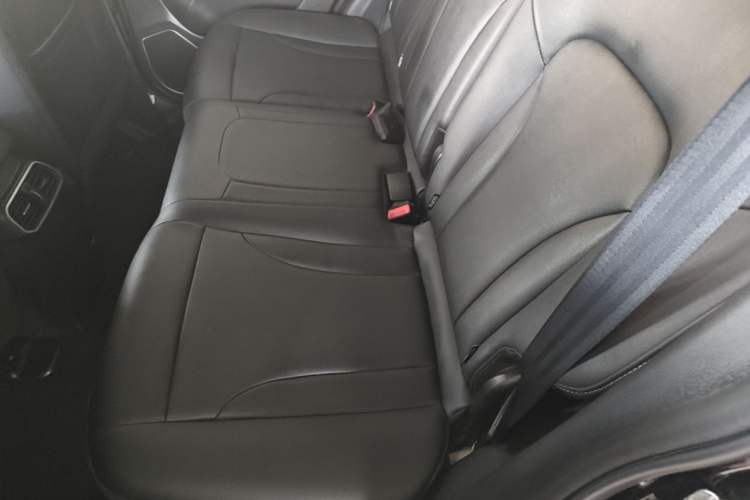 Used Haval H6 2021 Sport Edition 1.5T Automatic Elite Smart Connectivity Model with Hexagonal Grille Left Rear Seat