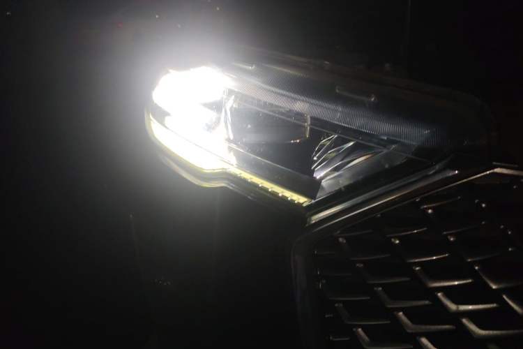 Used Haval H6 2021 3rd Generation 1.5T Automatic Two-Wheel Drive Max Right Front Headlight