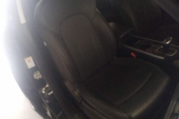 Used Haval H6 2021 Sport Edition 1.5T Automatic Elite Smart Connectivity Model U-Shape Grille Right Front Seat