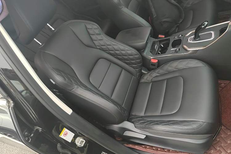 Used Haval H6 2021 1.5 GDIT Automatic Luxury Edition Right Front Seat