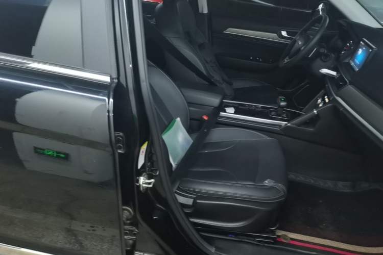Used Haval H6 2021 Sport Edition 1.5T Automatic Elite Smart Connectivity Model U-Shape Grille Right Front Seat