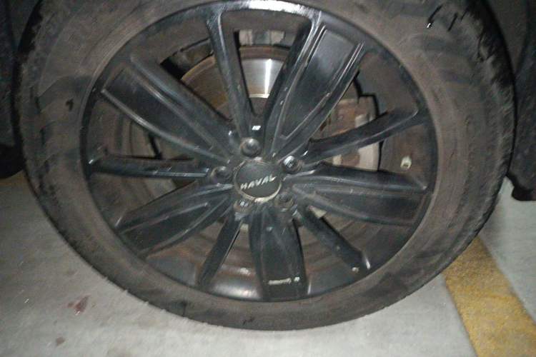 Used Haval H6 2021 1.5 GDIT Automatic Champion Edition Right Front Wheel Hub