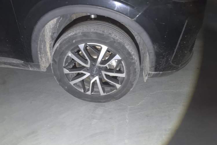 Used Haval H6 2021 3rd Generation 1.5T Automatic Two-Wheel Drive Pro Right Front Wheel Hub
