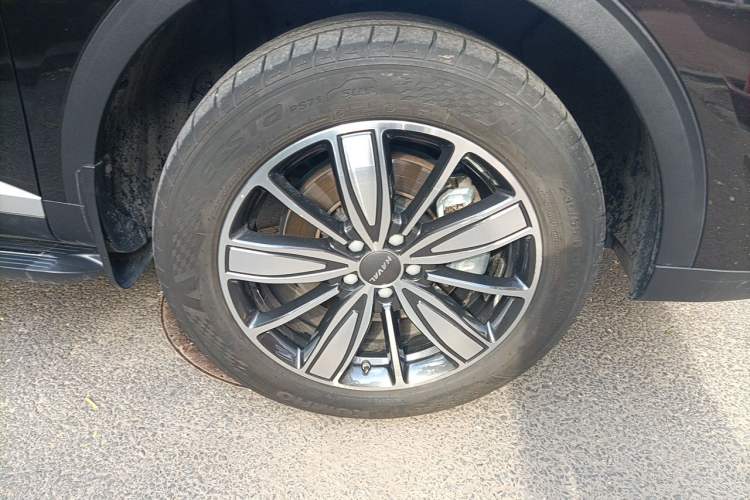 Used Haval H6 2021 1.5 GDIT Automatic Champion Edition Right Front Wheel Hub