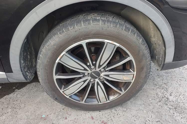 Used Haval H6 2021 2.0 GDIT Automatic Champion Edition Right Front Wheel Hub