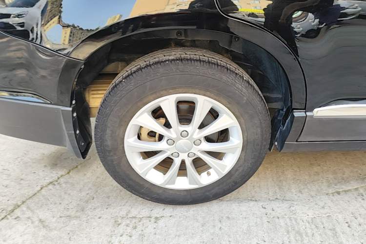 Used Haval H6 2021 Sport Edition 1.5T Automatic Elite Smart Connectivity Model with Hexagonal Grille Right Rear Wheel Hub
