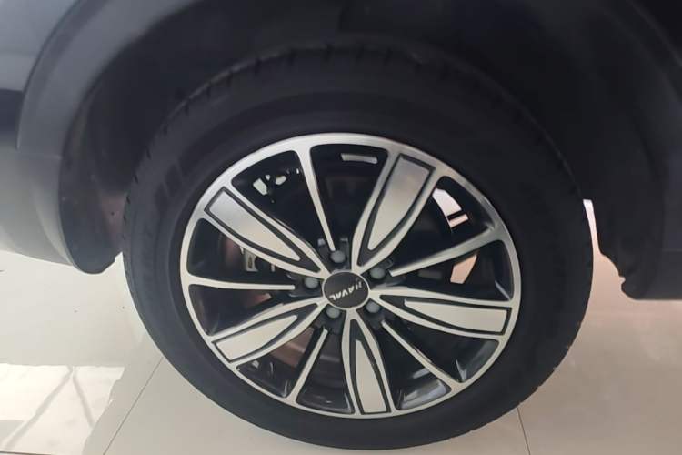 Used Haval H6 2021 1.5 GDIT Automatic Champion Edition Right Rear Wheel Hub