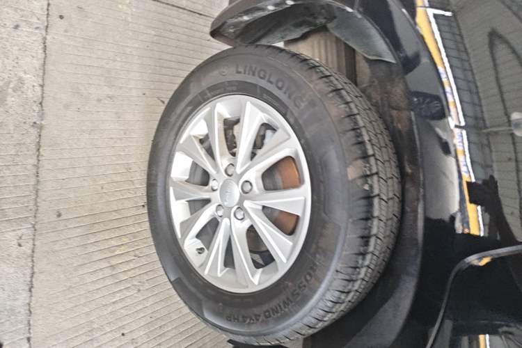 Used Haval H6 2021 Sport Edition 1.5T Automatic Elite Smart Connectivity Model with Hexagonal Grille Right Rear Wheel Hub