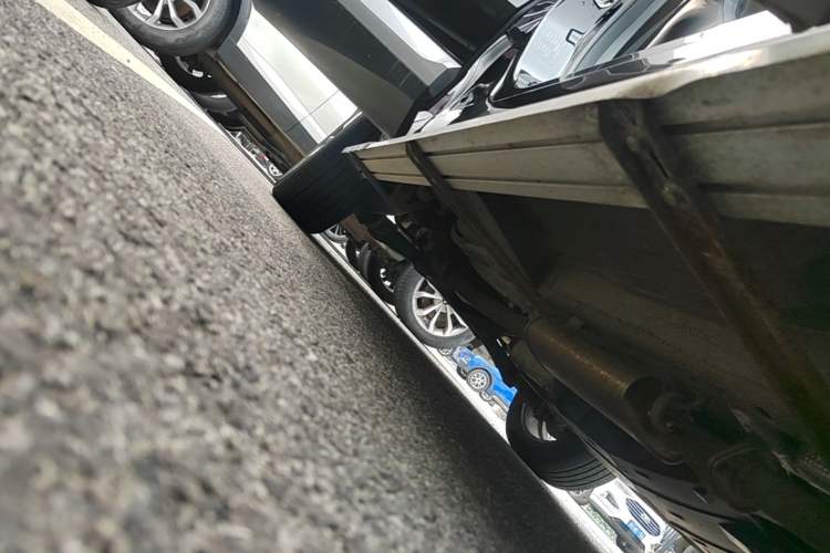 Used Haval H6 2021 1.5 GDIT Automatic Luxury Edition Right Side Sill