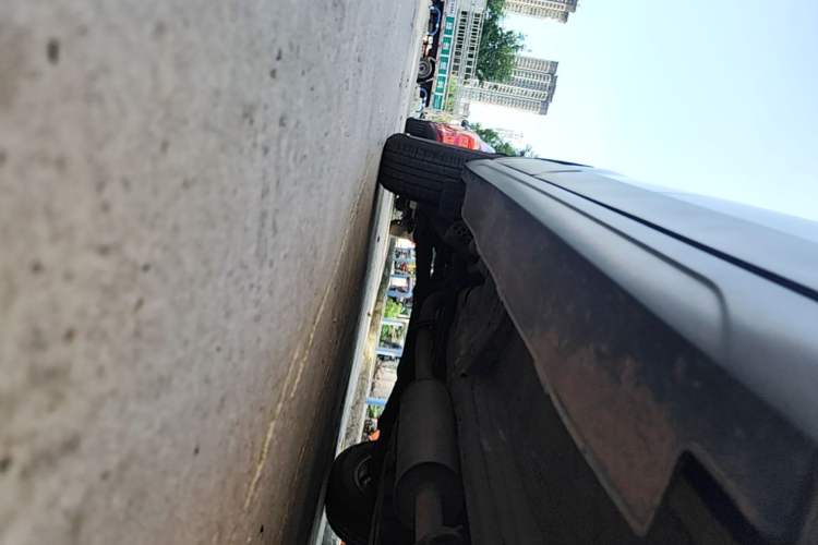 Used Haval H6 2021 Sport Edition 1.5T Automatic Elite Smart Connectivity Model with Hexagonal Grille Right Side Sill