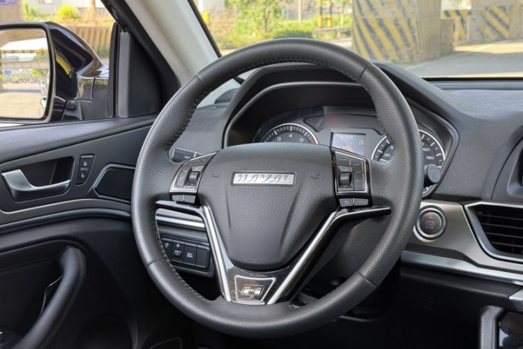 Used Haval H6 2021 Sport Edition 1.5T Automatic Elite Smart Connectivity Model with Hexagonal Grille Steering Wheel
