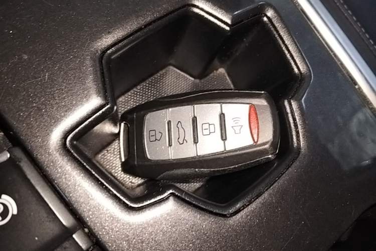 Used Haval H6 2021 Sport Edition 1.5T Automatic Elite Smart Connectivity Model U-Shape Grille Vehicle Key