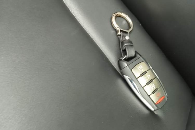 Used Haval H6 2021 3rd Generation 1.5T Automatic Two-Wheel Drive Supreme+ Vehicle Key