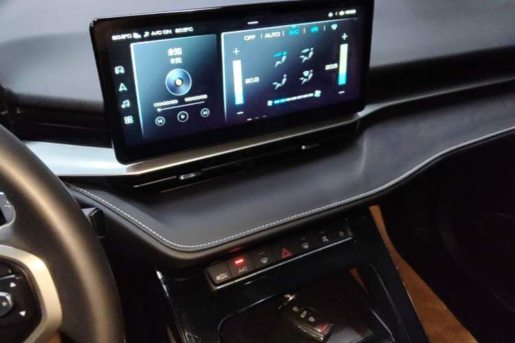 Used Haval H6 2021 3rd Generation 2.0T Automatic Two-Wheel Drive Max Audio And AC Panel