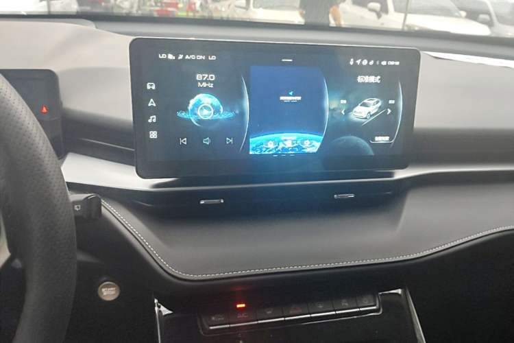 Used Haval H6 2021 3rd Generation 2.0T Automatic Two-Wheel Drive Max Audio And AC Panel