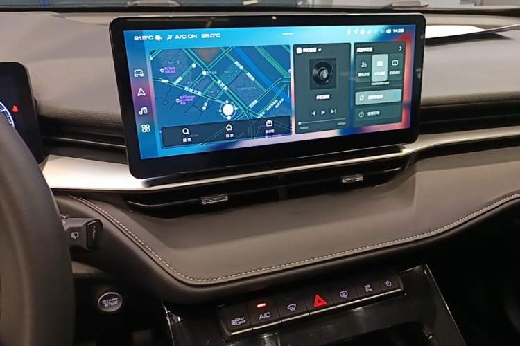 Used Haval H6 2021 3rd Generation 2.0T Automatic Two-Wheel Drive Max Audio And AC Panel