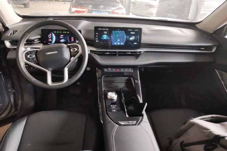 Used Haval H6 2021 3rd Generation 1.5T Automatic Two-Wheel Drive Max Center Console