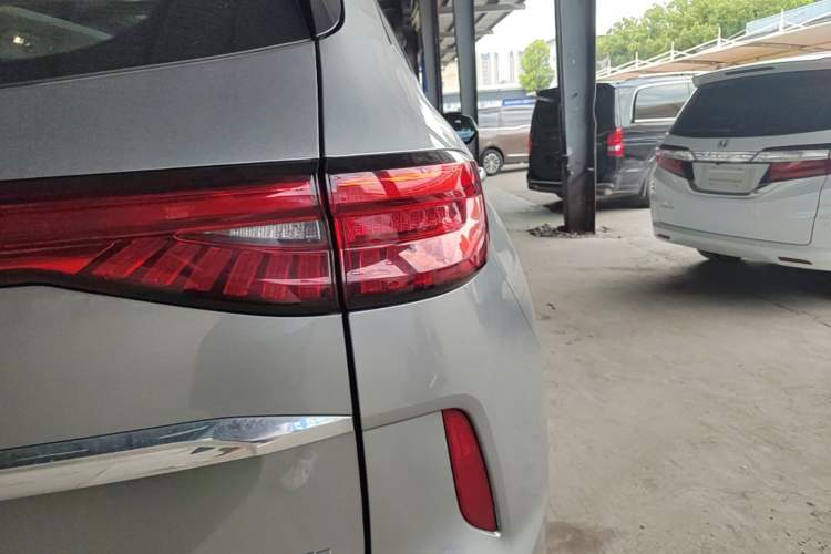 Used Haval H6 2021 3rd Generation 1.5T Automatic Two-Wheel Drive Max Right Rear Taillight