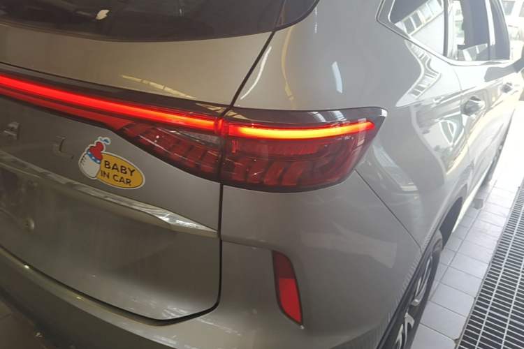Used Haval H6 2021 3rd Generation 1.5T Automatic Two-Wheel Drive Max Right Rear Taillight