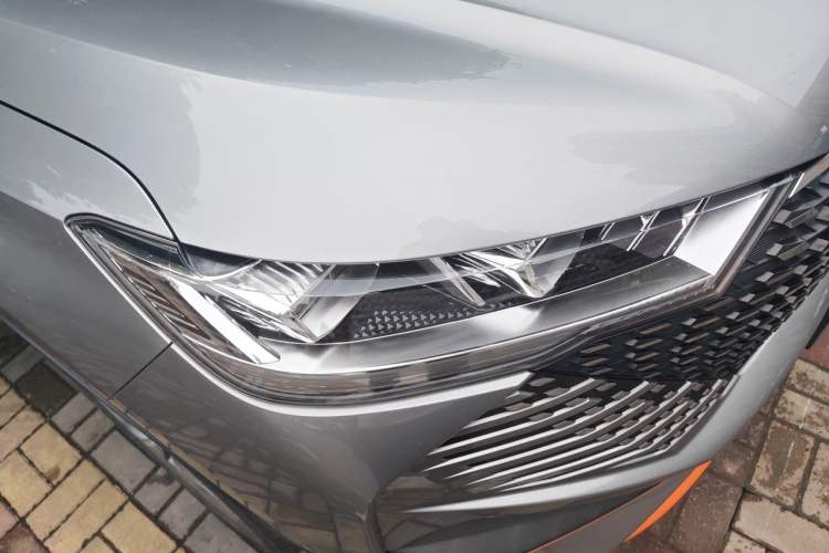 Used Haval H6 2021 3rd Generation 1.5T Automatic Two-Wheel Drive Supreme+ Right Front Headlight