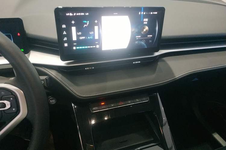 Used Haval H6 2021 3rd Generation 1.5T Automatic Two-Wheel Drive Max Audio And AC Panel