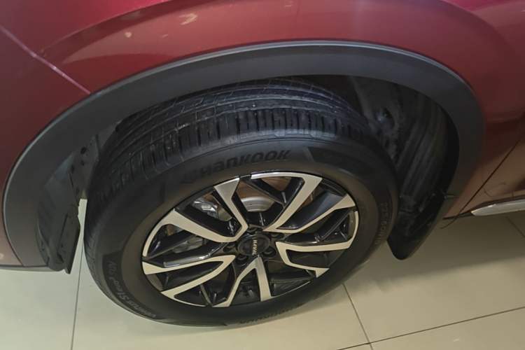 Used Haval H6 2021 3rd Generation 1.5T Automatic Two-Wheel Drive Pro Left Front Wheel Hub