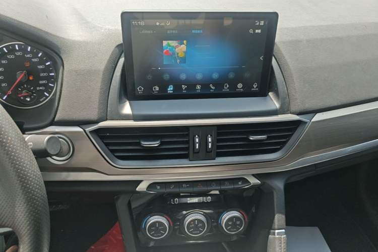 Used Haval H6 2021 Sport Edition 1.5T Automatic Elite Smart Connectivity Model with Hexagonal Grille Audio And AC Panel
