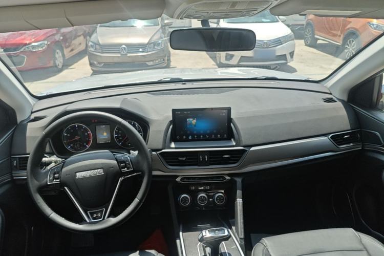 Used Haval H6 2021 Sport Edition 1.5T Automatic Elite Smart Connectivity Model with Hexagonal Grille Center Console
