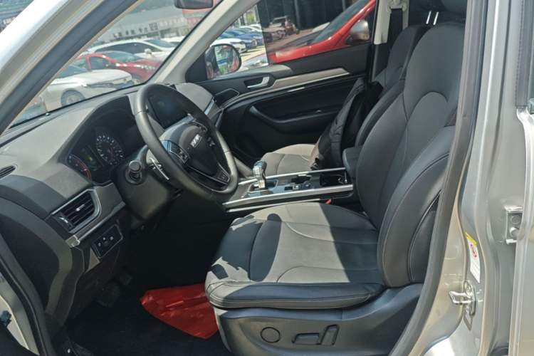 Used Haval H6 2021 Sport Edition 1.5T Automatic Elite Smart Connectivity Model with Hexagonal Grille Left Front Seat