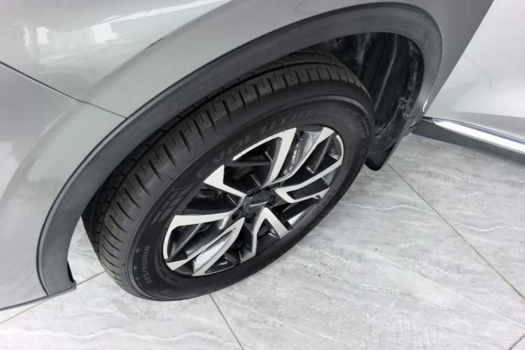 Used Haval H6 2021 3rd Generation 1.5T Automatic Two-Wheel Drive Pro Left Front Wheel Hub