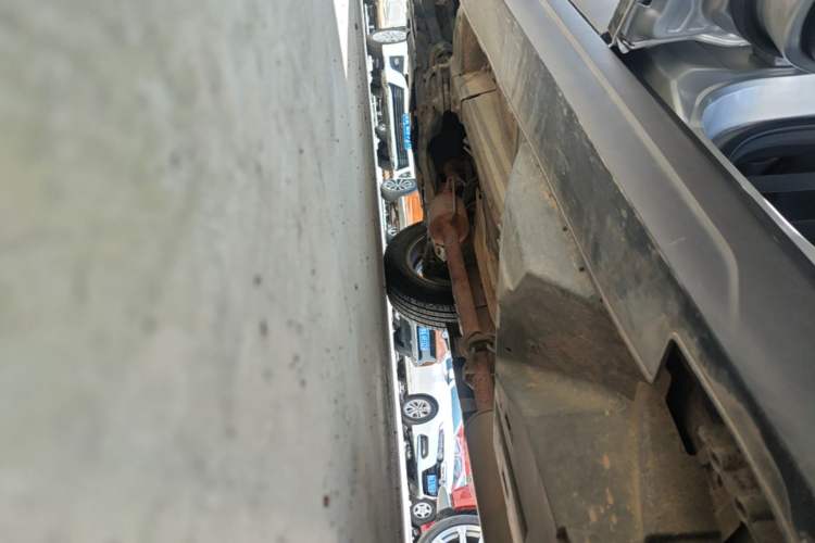 Used Haval H6 2021 Sport Edition 1.5T Automatic Elite Smart Connectivity Model with Hexagonal Grille Left Side Sill