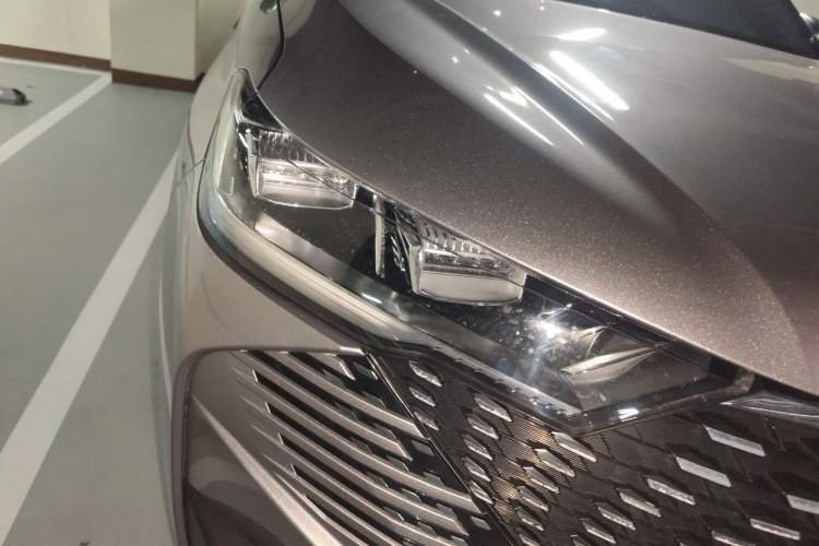 Used Haval H6 2021 3rd Generation 1.5T Automatic Two-Wheel Drive Supreme+ Right Front Headlight