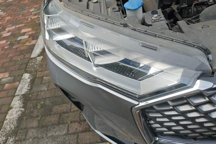 Used Haval H6 2021 3rd Generation 1.5T Automatic Two-Wheel Drive Max Right Front Headlight