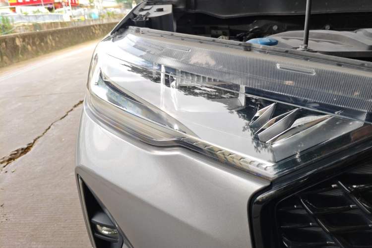 Used Haval H6 2021 3rd Generation 2.0T Automatic Two-Wheel Drive Max Right Front Headlight