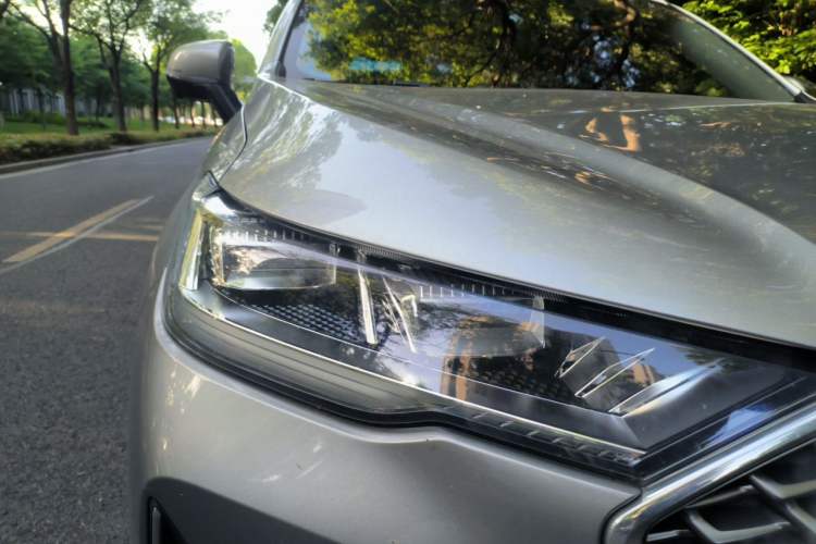 Used Haval H6 2021 3rd Generation 1.5T Automatic Two-Wheel Drive Max Right Front Headlight
