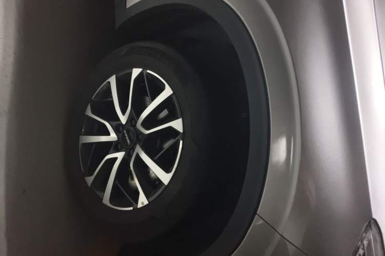 Used Haval H6 2021 3rd Generation 1.5T Automatic Two-Wheel Drive Max Right Front Wheel Hub